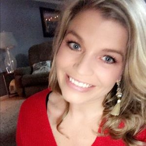 Meet your Posher, Hillary